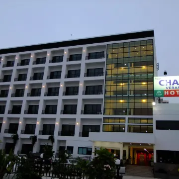 Chada Veranda Hotel Отели рядом с достопримечательностью «Туек Ком»