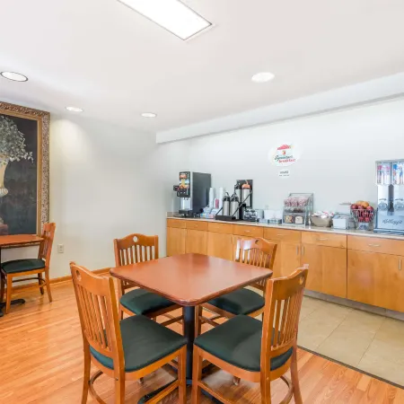 Super 8 by Wyndham Hagerstown/Halfway Area