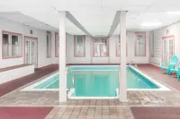 Ramada by Wyndham Groton/Mystic - Pools
