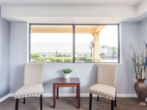 Days Inn by Wyndham Clinton Hotels in Clinton