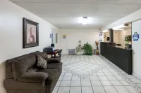 Days Inn by Wyndham Midland - Motels