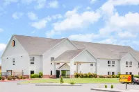 Super 8 by Wyndham Monett Hotel di 