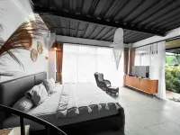 Amerta Cafe & Resort Hotels in Babakan Madang