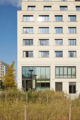 Okko Hotels Paris Rosa Parks فنادق في 
