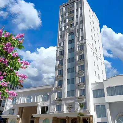 City Bay Palace Hotel Hotels near Hon Gai Church