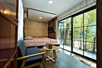 99/9 Box Resort