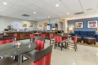 阿爾法利塔-亞特蘭大北舒適飯店
