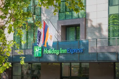Holiday Inn Express Yerevan Hotels near Ֆրանսիայի հրապարակ
