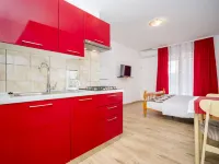 Hilde Red - 3-Star