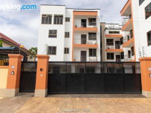 Stunning 2-Bedroom Furnished Apartment in Accra