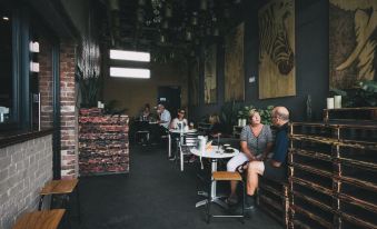 Six Degrees Boutique Hotel