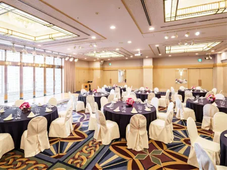 HOTEL MYSTAYS Matsuyama Отели рядом с достопримечательностью «Bocchan Wind up Clock»