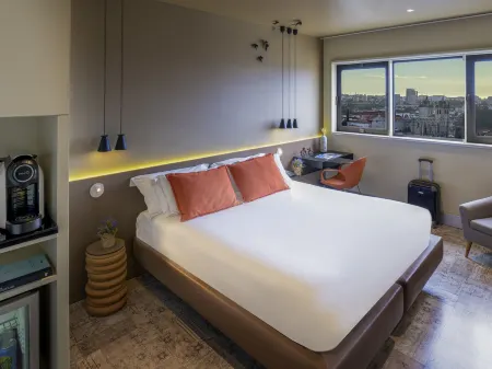 Mercure Porto Centro Santa Catarina Отели рядом с достопримечательностью «Jardim do Infante Dom Henrique»