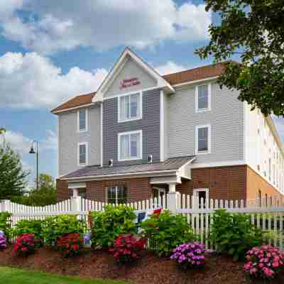 Hampton Inn & Suites Cape Cod-West Yarmouth Hotel Exterior