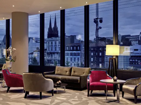 Hôtel Mercure Clermont-Ferrand Centre Jaude Отели рядом с достопримечательностью «Собор Нотр-Дам дю Пор»