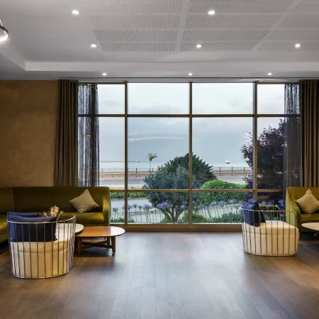 Novotel Istanbul Zeytinburnu Отели рядом с достопримечательностью «Зейтинбурну»