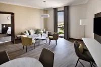 ماريوت المطار فنادق في 