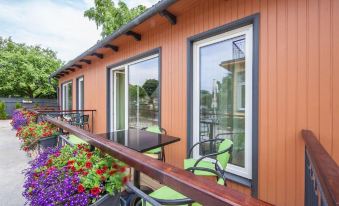 Embrace Hotel & Apartments