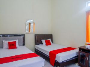 Hotel Reddors near Universitas Slamet Riyadi Surakarta