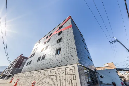 Sokcho Laon Hotel Отели рядом с достопримечательностью «Yeongnangho»