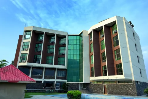 Hibis Hotel Devi Grand - Katra Hotels in Reasi