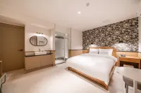 Box Hotel