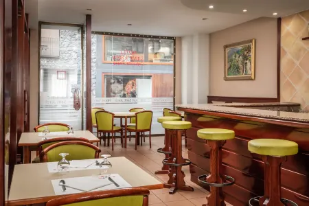 Hotel Sant Jordi by Alegria Отели в г. Sant Julia de Loria