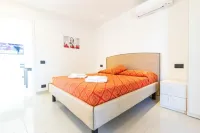 Modern Villa with Jacuzzi Close to the Beach Отели в г. 