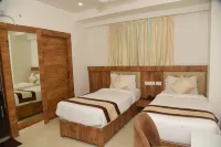 Hotel Girija Sunrise 300 Meter from Baba Dham Temple
