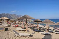 Sovereign Beach Hotel - Bãi biển