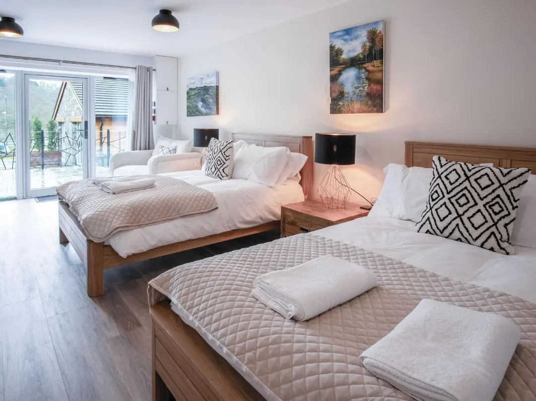 Suite 3 - Sleeping Giant Hotel - Pen Y Cae Inn - Carmarthenshire