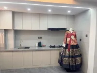 Yanji Shiguang Yanbian University Homestay (Yanhe Road Branch) - Condos