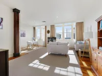 Beautiful and Spacious 1Br in CBD by Zodiak Stays