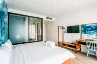 Tique Series Boutique Resort - Pemandangan Pantai