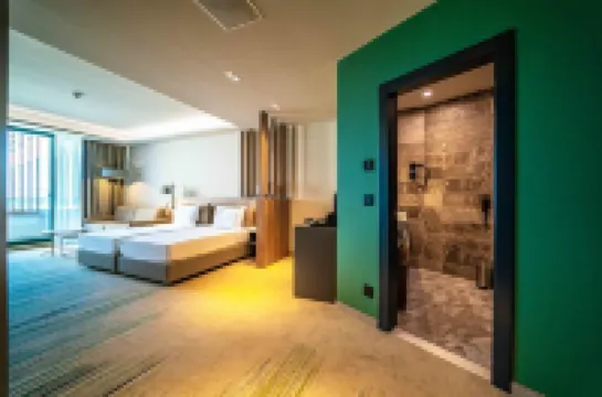 HVD Reina del Mar - Premium Spa Service & Free Parking