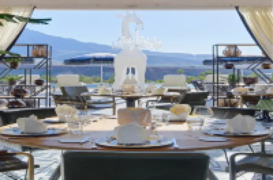 Royal River, Luxury Hotel