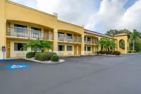 Quality Inn & Suites Tarpon Springs South Hotels in Tarpon Springs