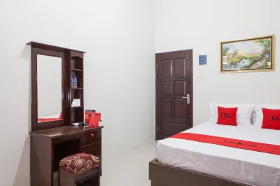 RedDoorz Near Banyuwangi Baru Station Hotels in Wongsorejo