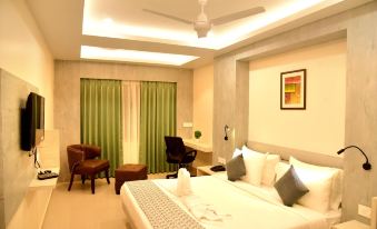 2. Hotel Ri..