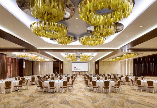 3. 바쿠 메리어트 ..