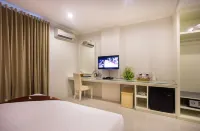 Amalfi Hotel Seminyak - balcón