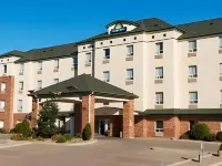 Days Inn by Wyndham Saskatoon Отели в г. 