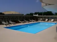 هوليداي إن موبيل - داوتان / هيست دستريك ت باي آيتش جي - مسبح
