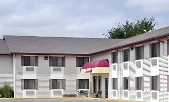 Super 8 by Wyndham Columbus