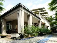 Erpring Mountain Hostel Hotels in Shuili Township