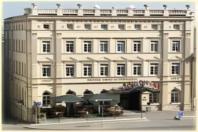 Hotel DREI SCHWANEN - Hohenstein-Ernstthal Hotels in der Nähe von Langenchursdorf, Falken, Langenberg