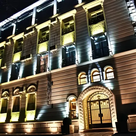 East Legend Hotel