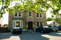 Somerville House - parking