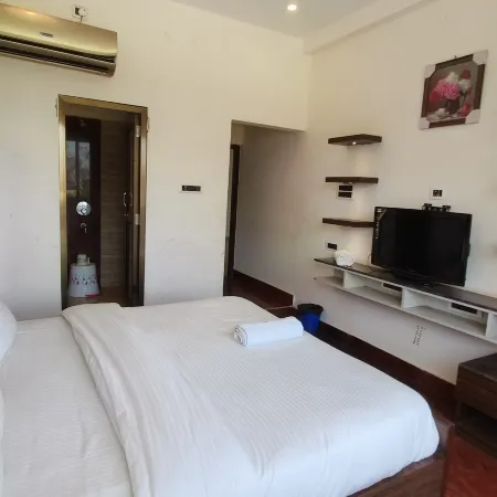 Ratna Hotel & Banquet