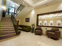 M2 Square by Monday Premium Hotels near Sitabuldi Fort